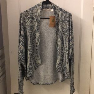 Squirrel’s Home top. XL